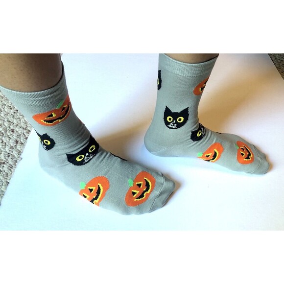 3 pair Halloween Crew Socks -Orange Pumpkins & Black Cats on gray -Size 9-11 - Picture 2 of 5